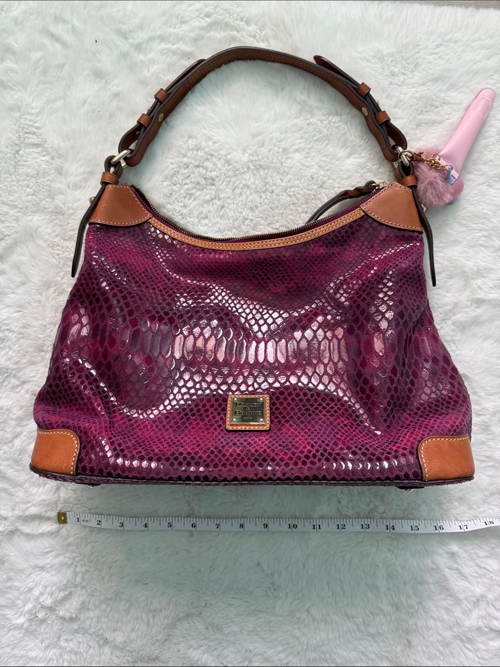 💜💯Authentic Dooney & Bourke Faux Snakeskin Embossed Hobo Bag💜 - Picture 14 of 16